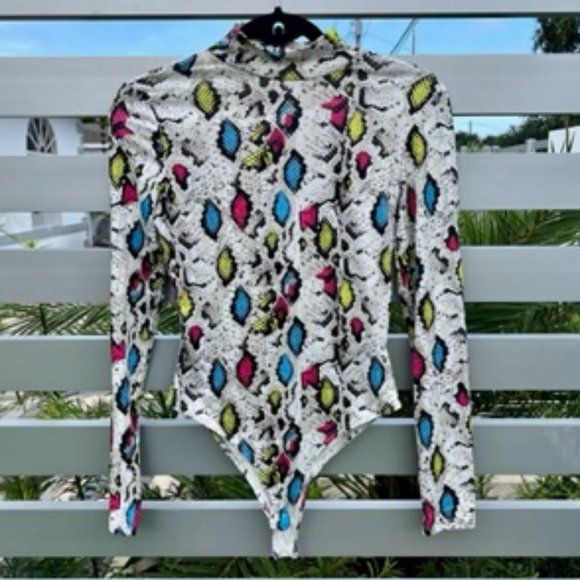 Nylon Apparel Multicolored Long Sleeve Turtleneck Snake Print Bodysuit/Medium - Picture 1 of 8